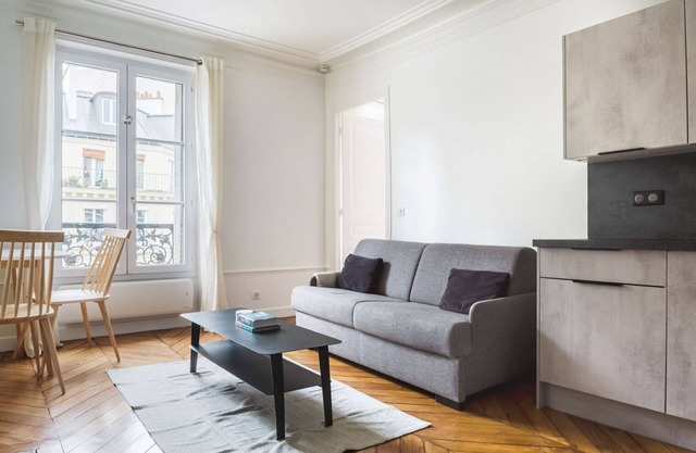 Blueground | Notre-Dame-des-Champs, furnished