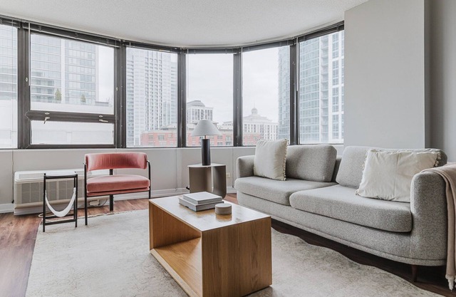 Blueground | South Loop 1bd apartment