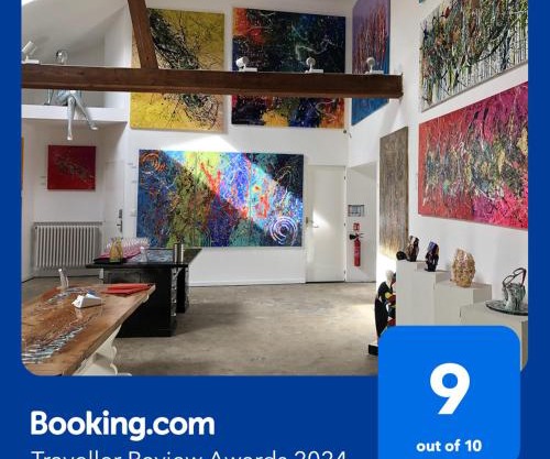 BnB Maison d'Art Breakfast in the Art Gallery