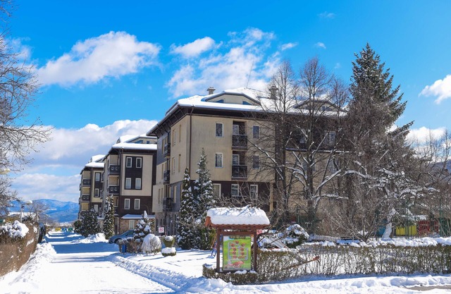 Bojur & Bojurland Apartment Complex