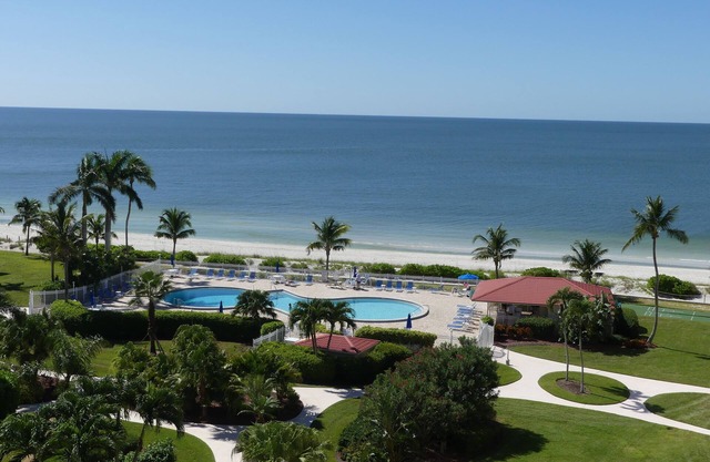 Bonita Beach Club 7th floor: Spectacular Gulf Views n