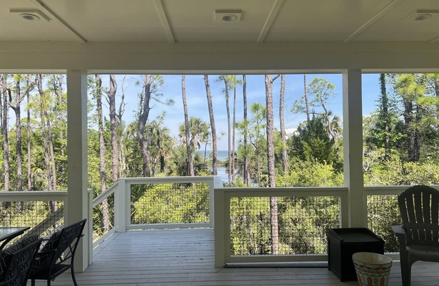 Book a Fall Week, Save 15%! Tween Waters Where the Bay Meets the Beach