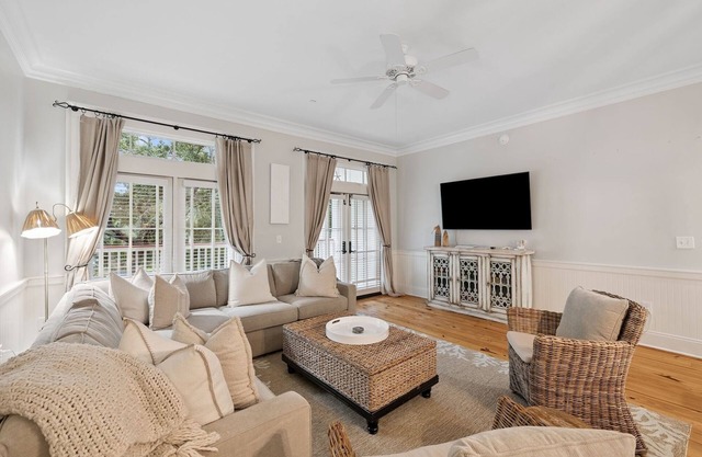 Book for Fall! Slice of 30A - Gulf Views, Close to Beach Club! 1 Block to Town Center! Balcony View!