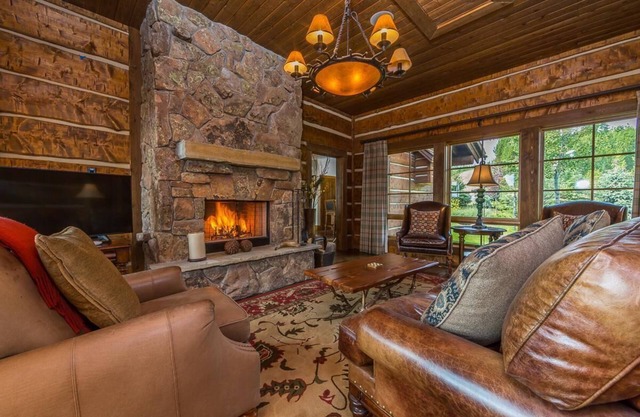 Book for Winter! Spanish Peaks Cabin -Stunning Views, Hot Tub, Fire Pit! Ski Access Across the Road!