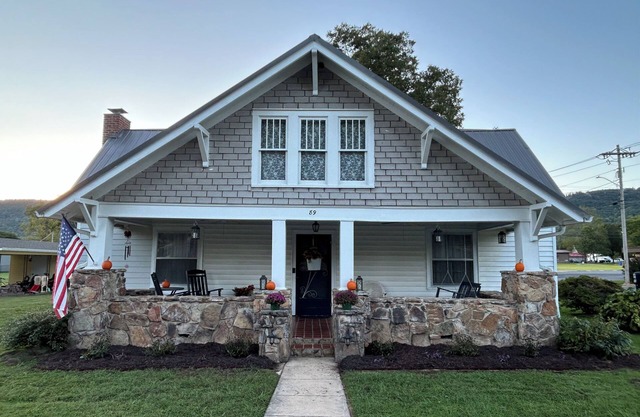 Book today for your fall getaway to the beautiful Sequatchie Valley