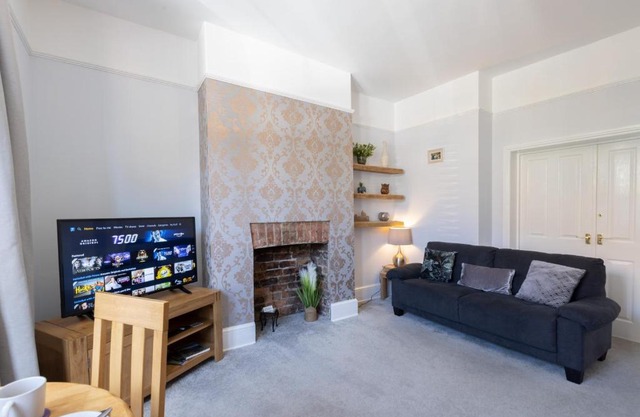 Bootham Apartment 32 - Free Parking - Five minute walk to York Minster