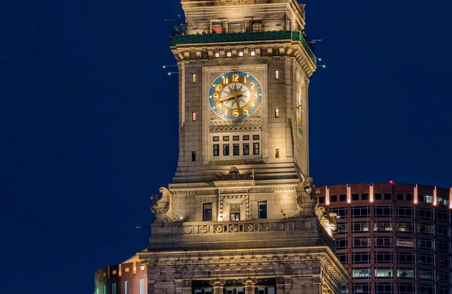Boston Marriott Custom House ~ Downtown Suite with views of the city and harbor