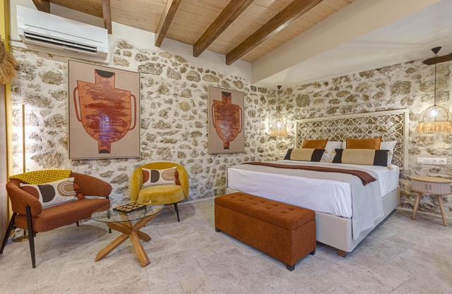 Botzos Residence - Terracotta Suite