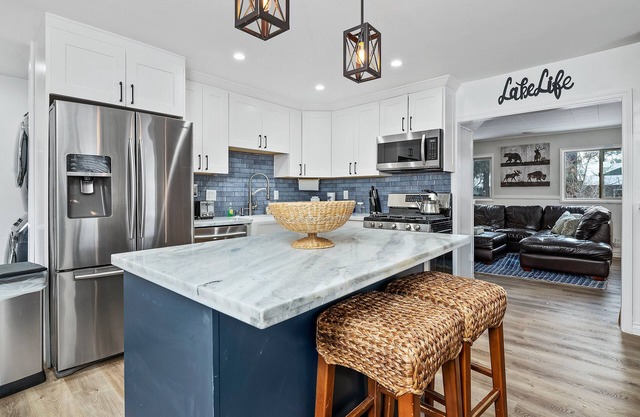 Boulder Bay Bungalow - Updated mountain retreat with hot tub, game table, and sauna