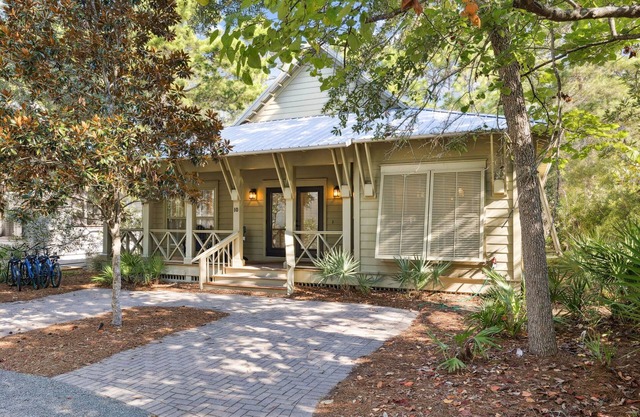 Boutique Beach Cottage Steps to Pool | Gated Community near Seaside & Watercolor