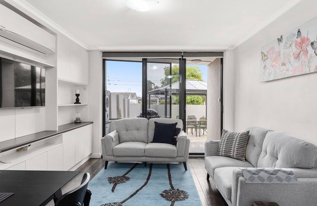 BOUTIQUE STAYS - Lilly Pilly