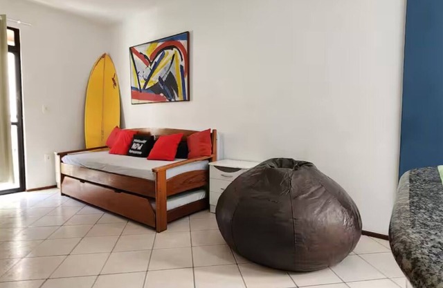 Ingleses beach apartment 1 bedroom beach/pool garage