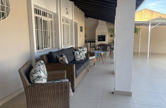 House in São Sebastião, with cook.