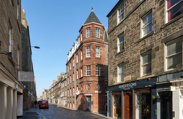Braid Apartments by Mansley