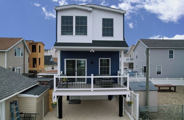 Brand New 3-bedroom house in Seaside Park with WiFi, AC - 2 Blocks to Beach!