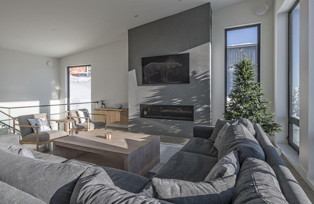 Brand new house with 2 private hot tubs, laundry, gear room and suite