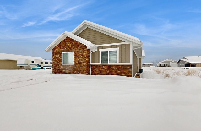 Brand new dog friendly home, with ATV access out the front door