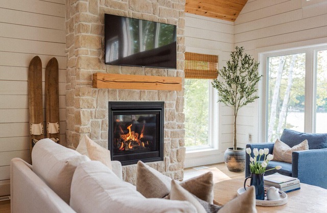 Brand New Lakefront Muskoka Cottage w/hot tub