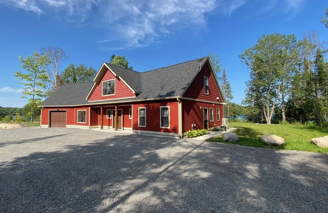 Brand New Luxury Cottage on Deer Lake near South River/Parry Sound District