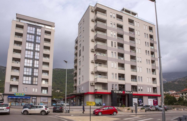 Brand-New Modern 1-BDR Apartment in Budva