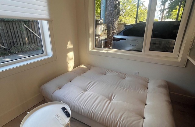 Brand New Modern Laneway House with Free Parking