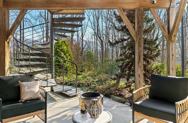 Brand New! Sleeps 6 Hot Tub Fun