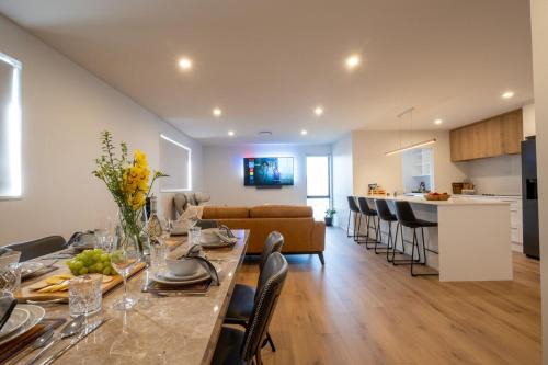 Brand New with Games Room Walking distance to shops