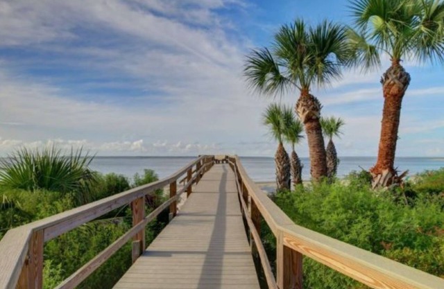 Brass Rail 319 - Premier Condo on Tybee - 2 Pools & Hot Tub - Perfect Location!