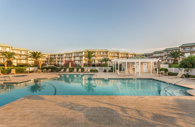 Breathtaking, Newly Remodeled Top Floor Oceanfront Views - St. Simons Grand condo