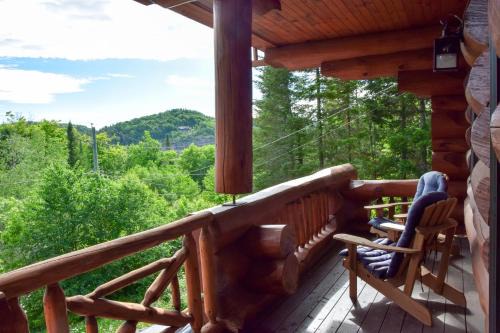 Breathtaking log house with HotTub - Summer paradise in Tremblant