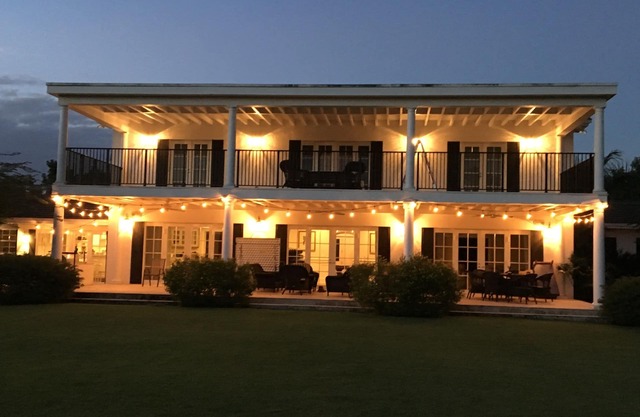 Breathtaking Luxury Tropical Country Estate; Heated Pool; 30 Minutes from Miami