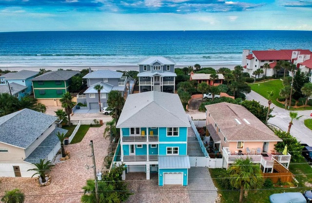 BREATHTAKING OCEAN VIEW HOME, 6 BED/3.5 BATH, 3 STORY BEACH GETAWAY; ELEVATOR