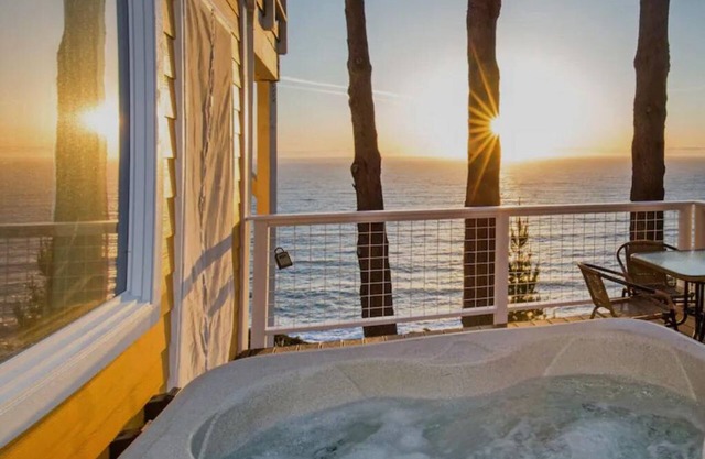 Breathtaking Oceanview! by OceanviewHotTubs Tesla Charging Shelter Cove, CA
