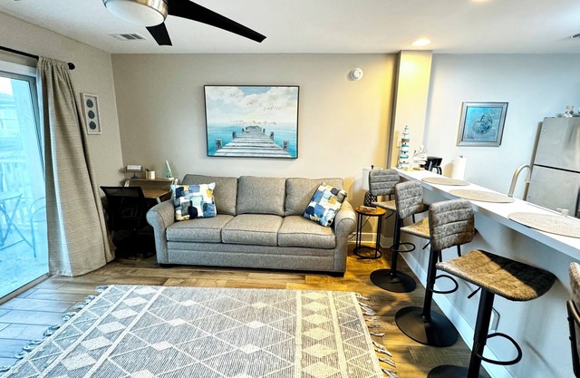 Breeze Oasis-North Myrtle Beach Condo-Pool-Jacuzzi-Walk to the Beach-Snowbird