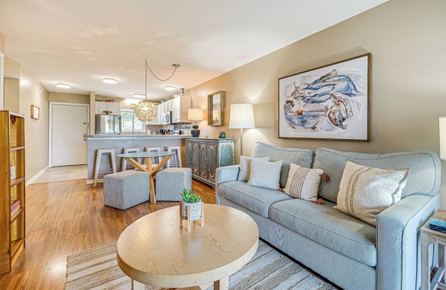 Breezy Carolina Beach Condo w/Balcony & Pools!
