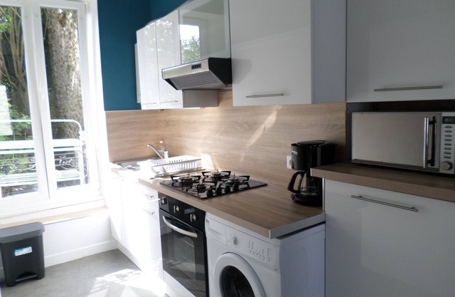 BREST center ❤️ near train station T1 refurbished, Wifi, free parking