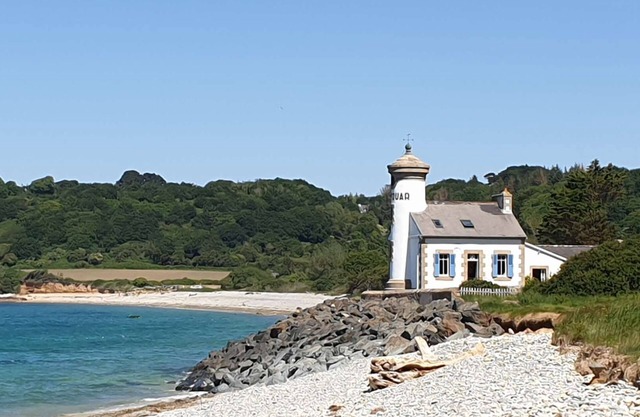 Breton stone house with WIFI and indoor pool in LOUANNEC
