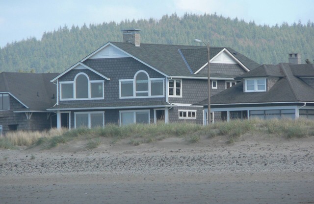 Brezza Marina - Prime Oceanfront Location - on Promenade!