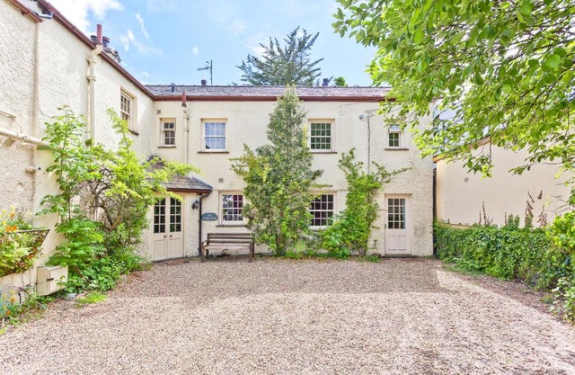 Bridge Cottages, Bridge House & Bridge Suite, Sleeps 12