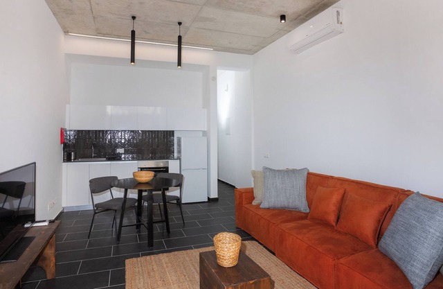 Bridge House 203-1BR Modern Apt close to the beach and city centre