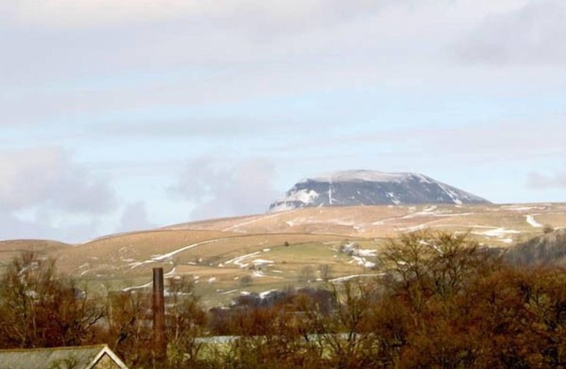 BRIDLE COTTAGE, pet friendly, character holiday cottage in Settle