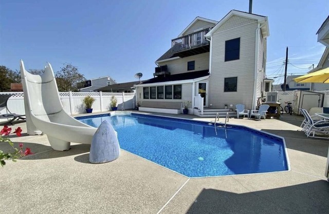 Brigantine Private Oasis w/3 Bedroom+Loft & Inground pool w/slide *Pet Friendly