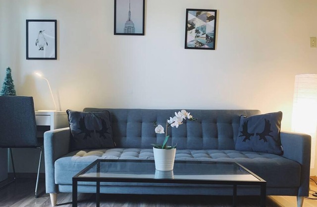 Bright 2 bedrooms+close to UofM~parking*good view!