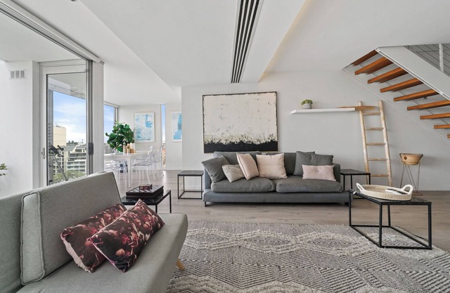 Bright 2BR Pad with Scenic City-View, Gym & Pool