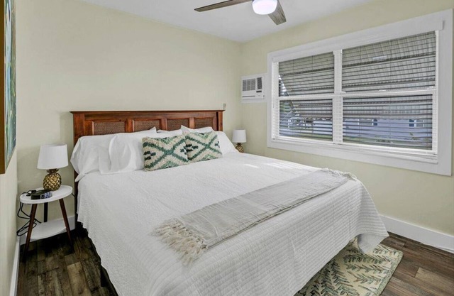 Bright 2BR Retreat in Safety Harbor – Wi-Fi