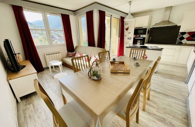 Bright 50 M² With Balcony And View On The Valley