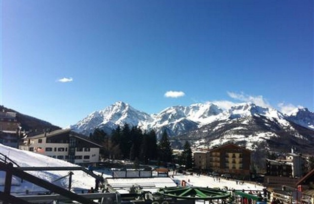 Bright accommodation in Sauze D'Oulx near the ski slopes ideal for families