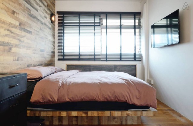 Bright and Beautiful Eclectic Loft near City Centre/NUS/INSEAD