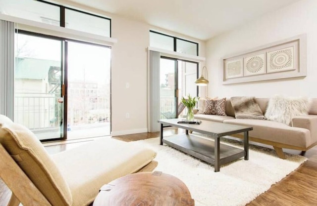 Bright and Cheery Apartment Inman Park LOCAL