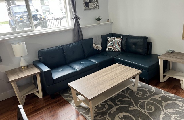 Bright and Cozy 2BR Central Condo W/D Parking